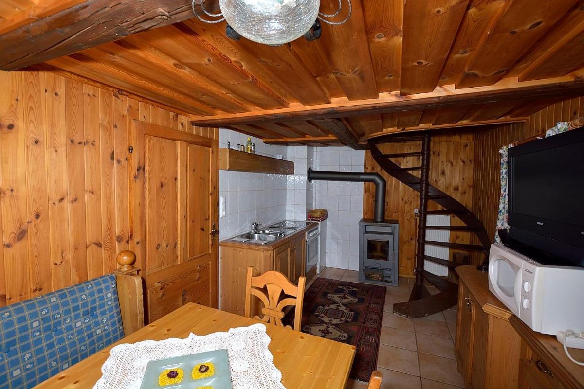 Huette Zum Verlieben Gurk Exterior foto